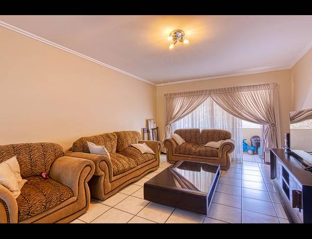 3 BEDROOM APARTMENT TO LET IN MAROELADAL